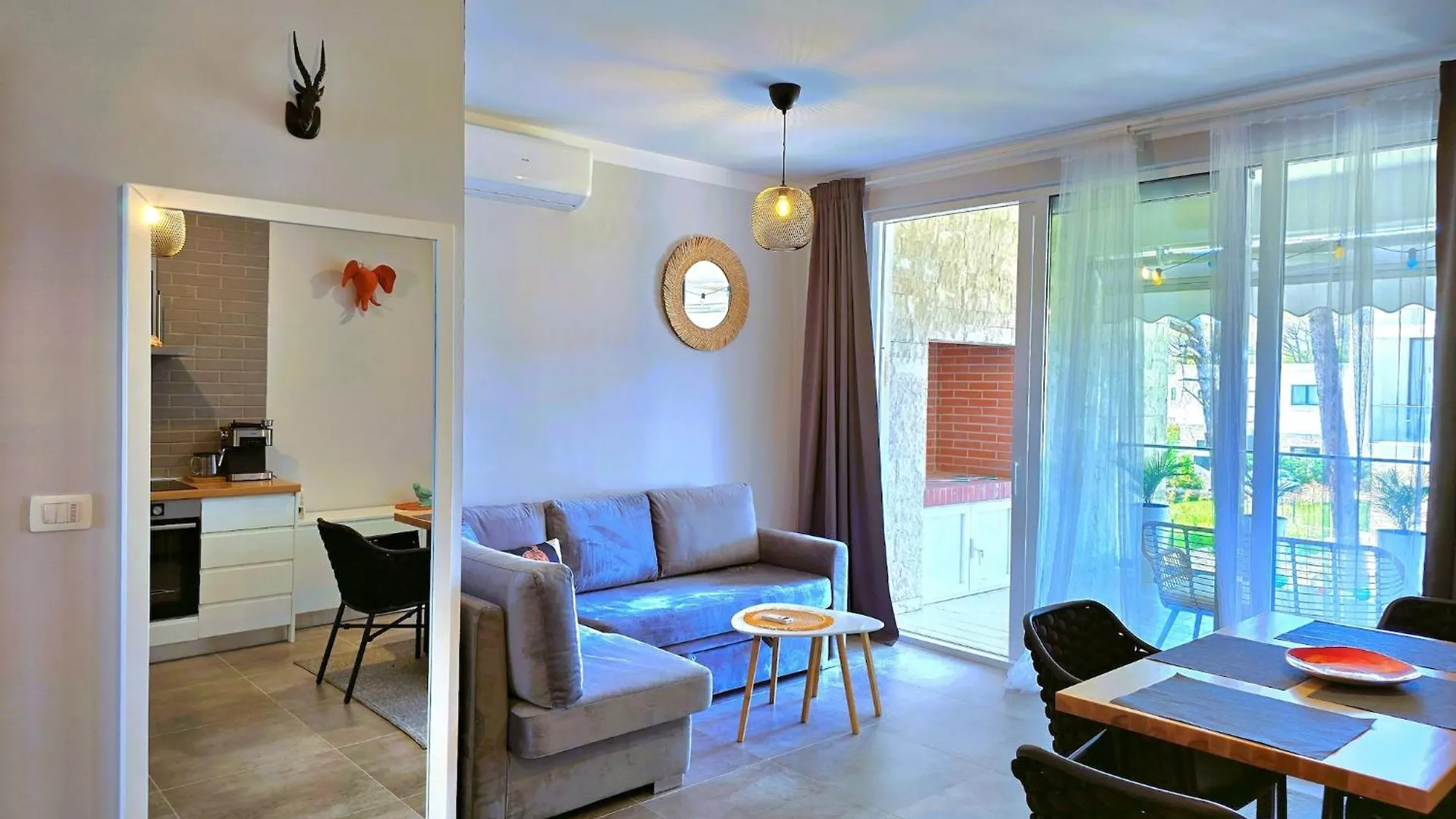 Stylish Apartment For Four Guests Plazhi San Pietro